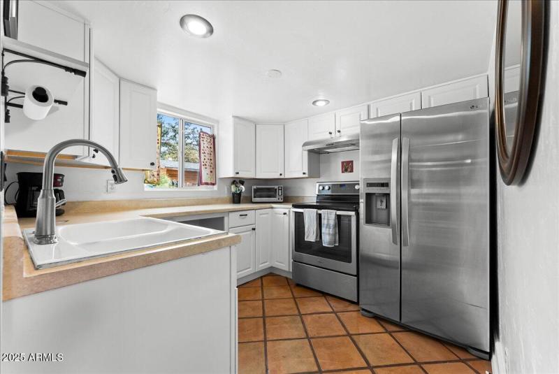 09-Kitchen