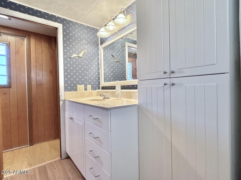 41 Guest Bathroom