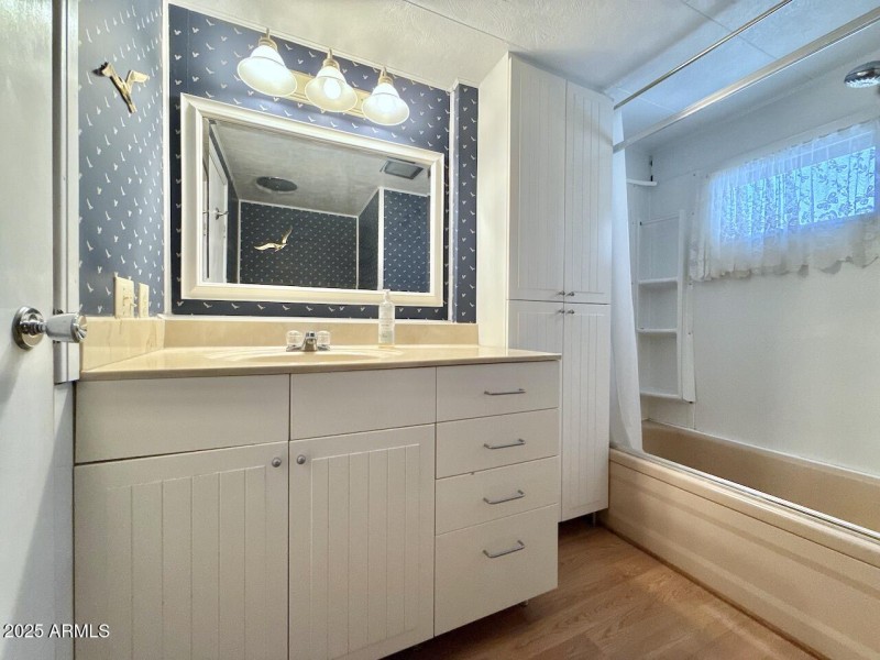 42 Guest Bathroom