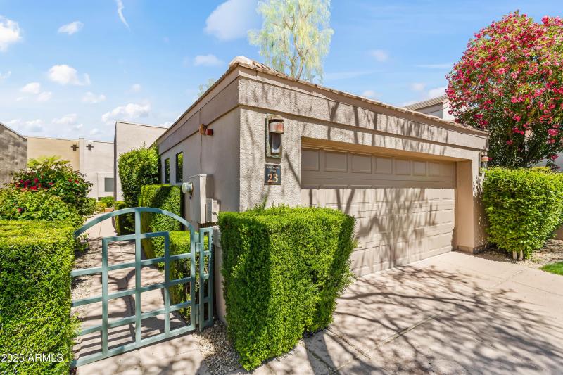 GATED FRONT COURTYARD_ WALKWAY