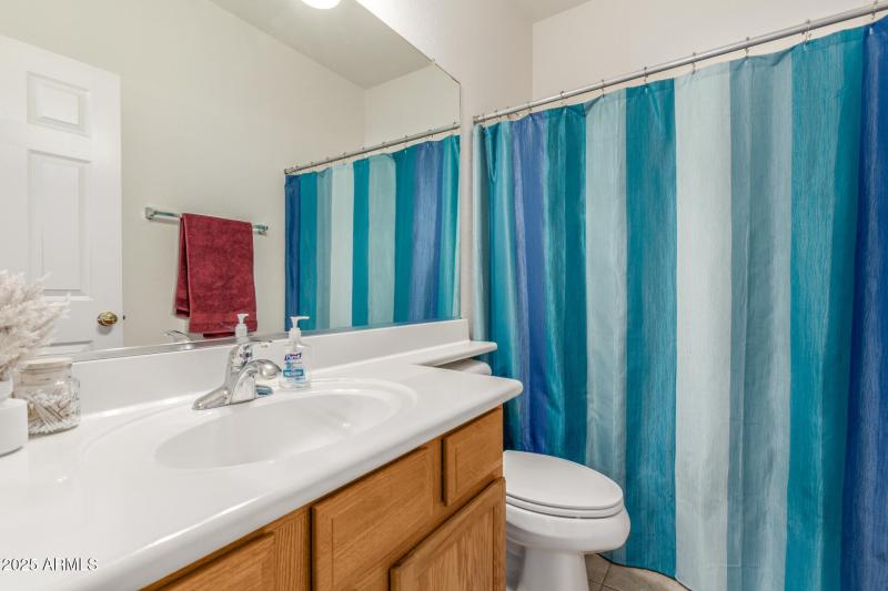 25 Bathroom 2