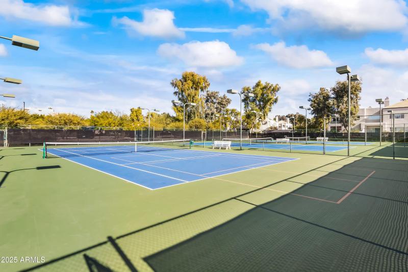 ESTATE CLUB- TENNIS COURTS