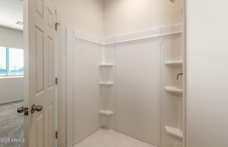 16 - Owner Shower