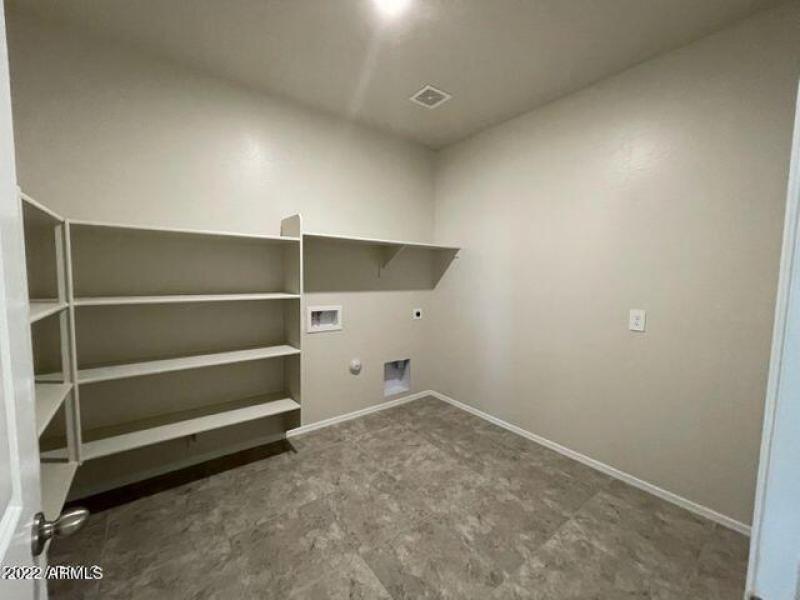 20220322215523904211000000-o