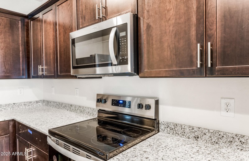 4 - Kitchen