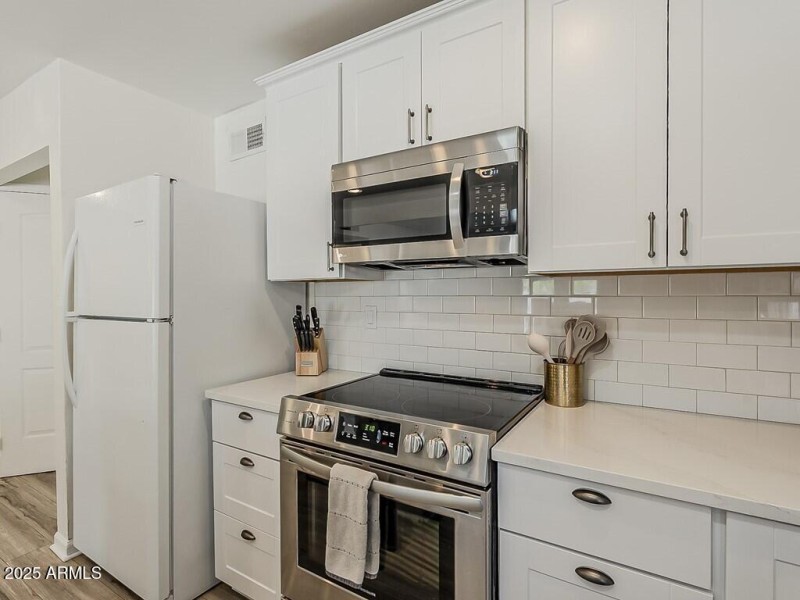 010_Kitchen Area