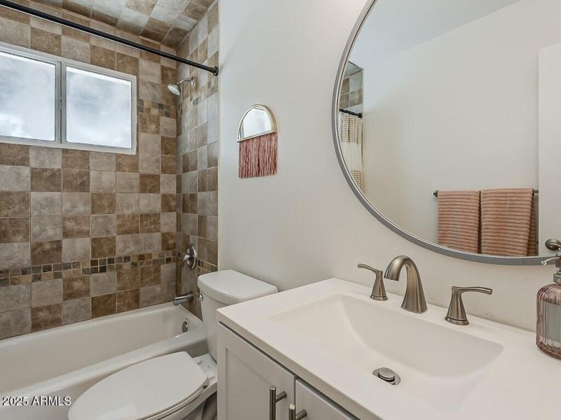014_Guest Bathroom