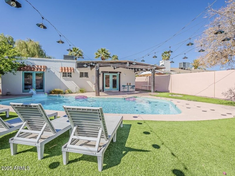 035_Pool Area