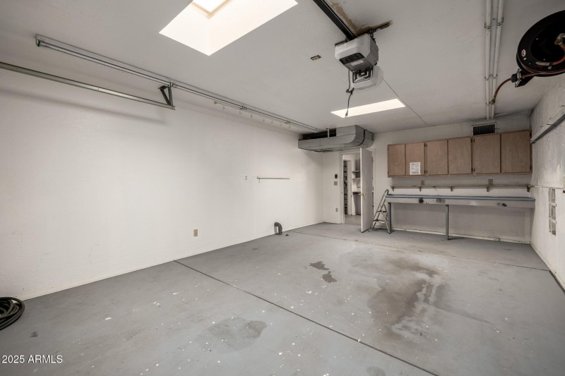 Garage/Paint room