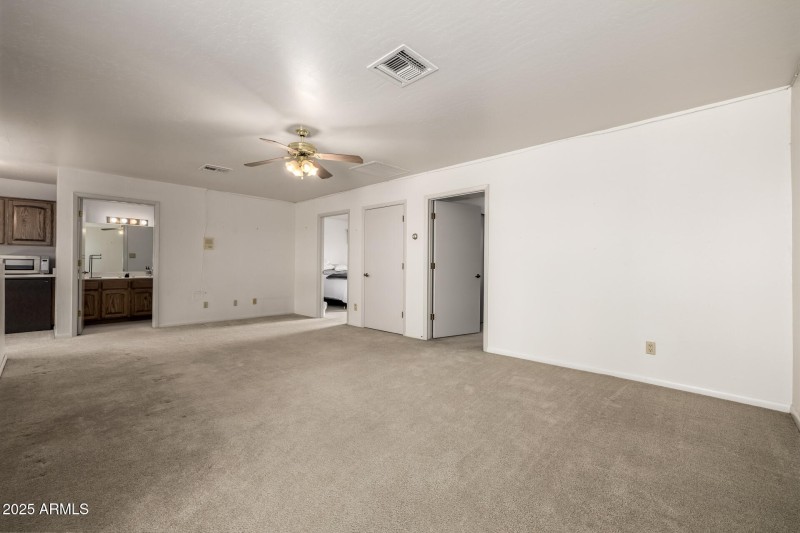 Smaller guest area