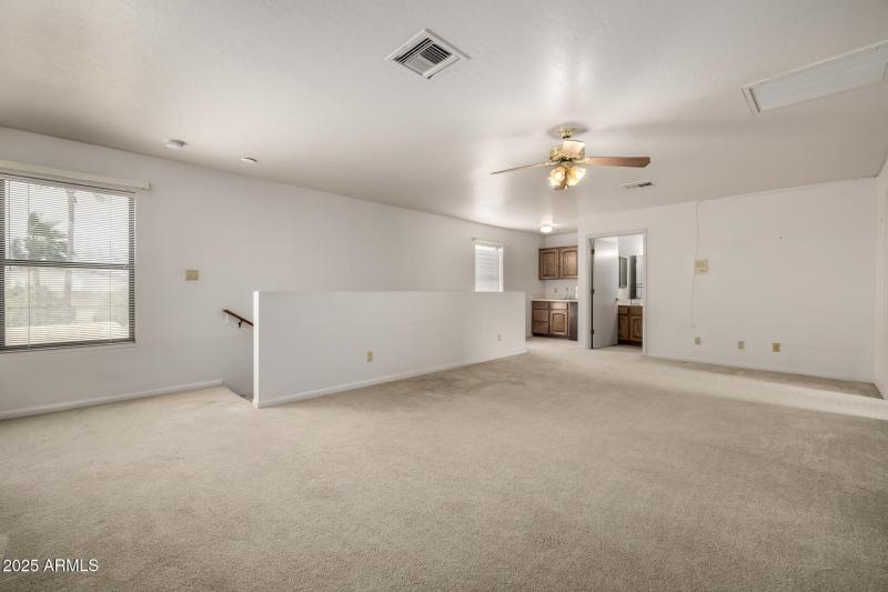 Smaller guest area