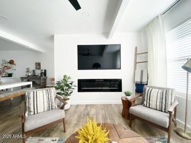 FFC5562C-6E81-4918-A562-FCBC7985BE68_4_5