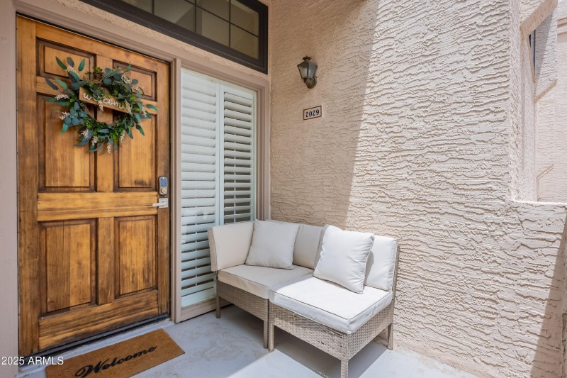002_Front Entry