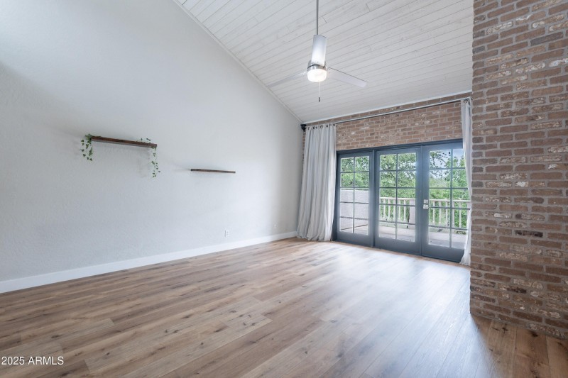013_Family Room