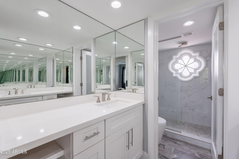 023_Master Bathroom