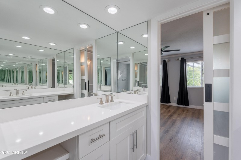 024_Master Bathroom