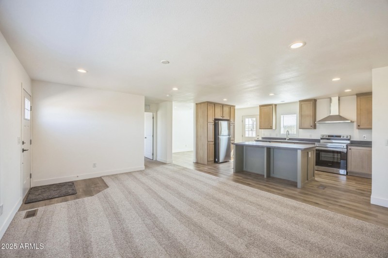 Living Room / Kitchen