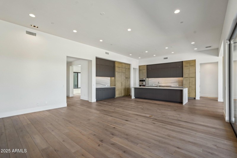 13-web-or-mls-E Buckskin Trail-1105-013