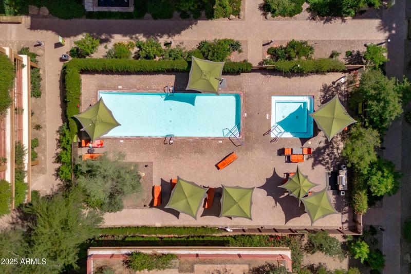 03-Pool View