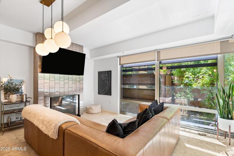06-Family Room