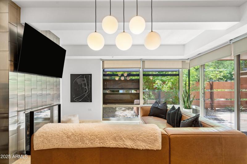 07-Family Room