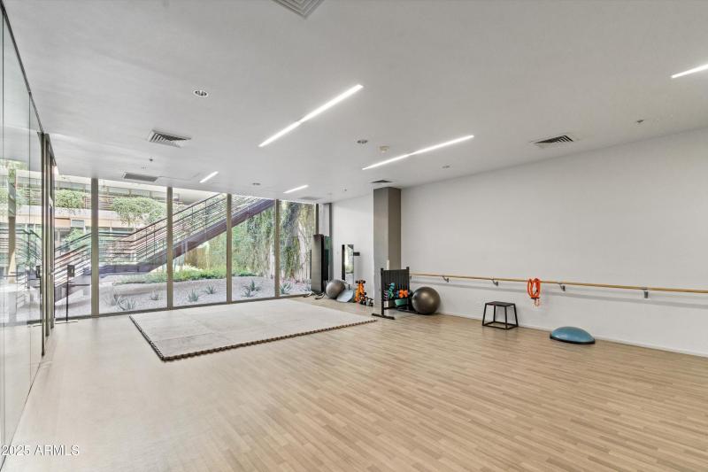 57-Yoga Room