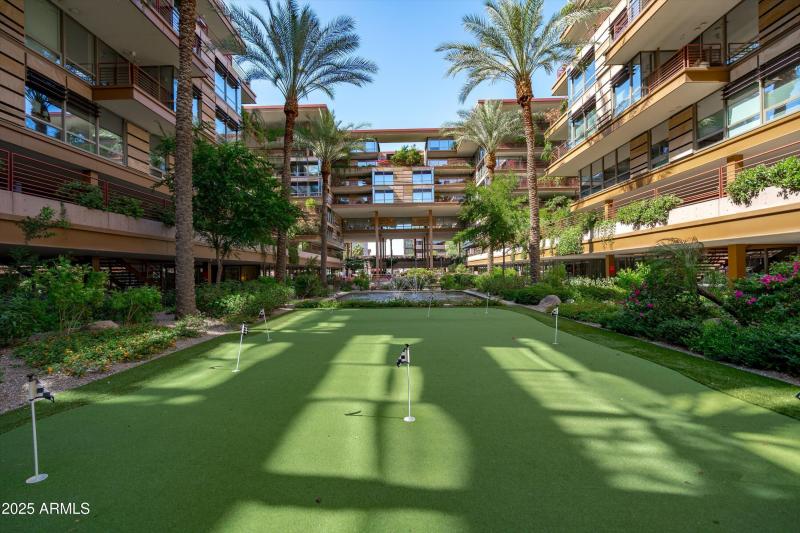 76-Putting Green
