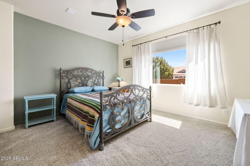 19-Primary Bedroom (2)