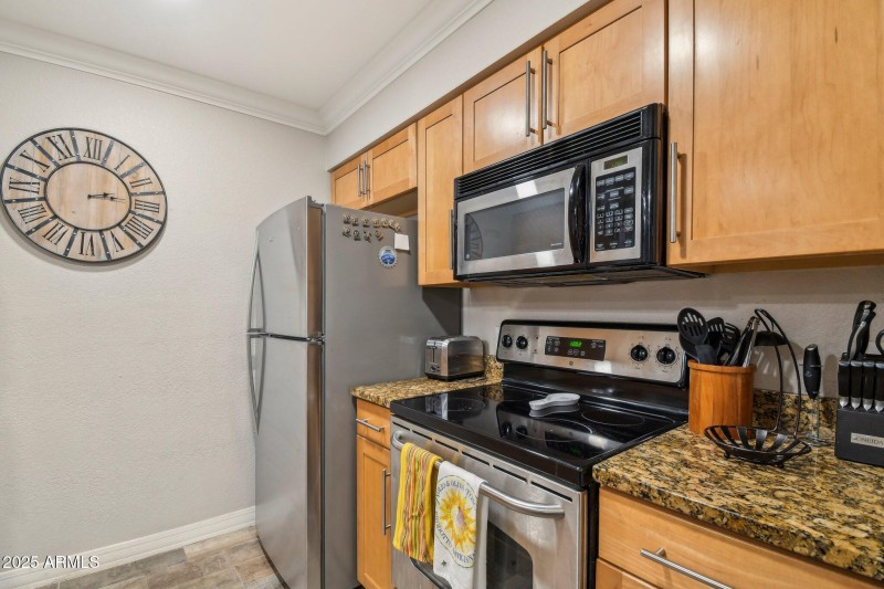 7-web-or-mls-E Campbell Ave 107-1405-007