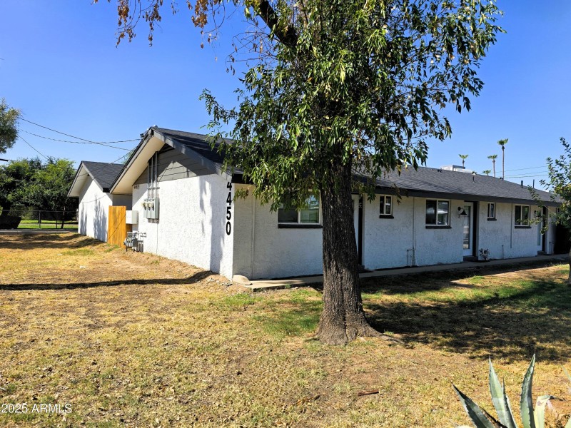 4450 Corner view4