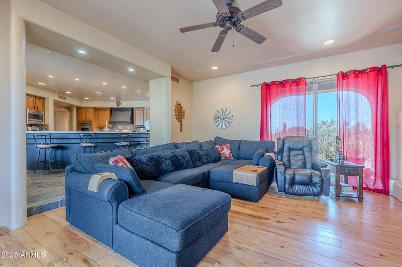 016_Family Room