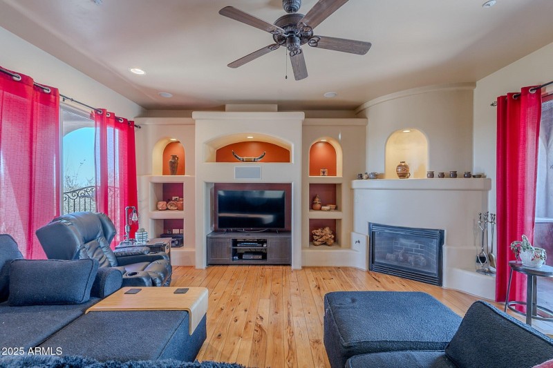 018_Family Room