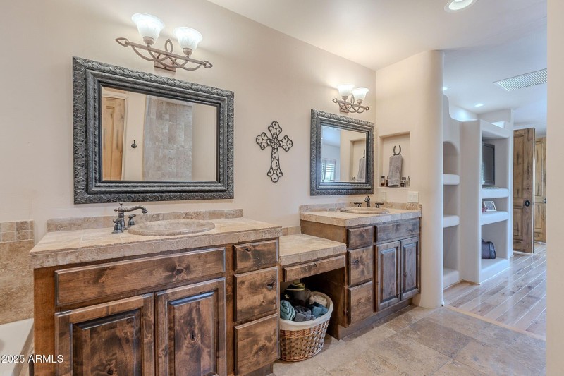 035_Master Bathroom