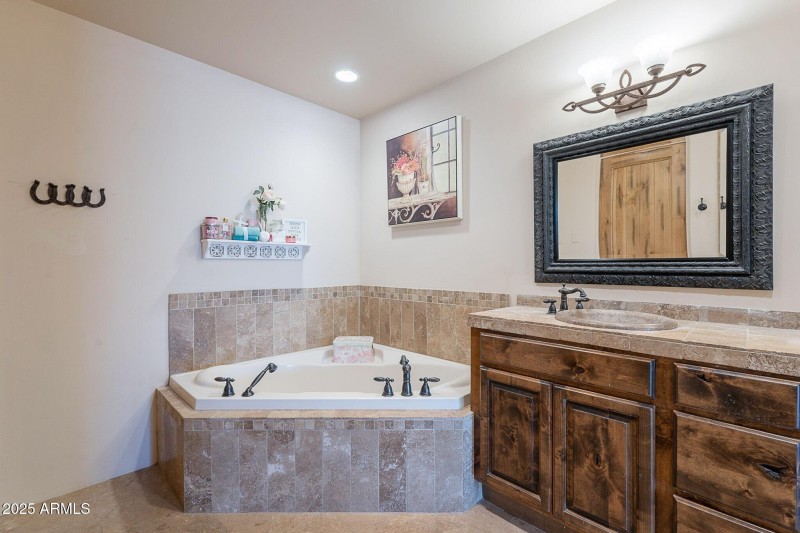 036_Master Bathroom