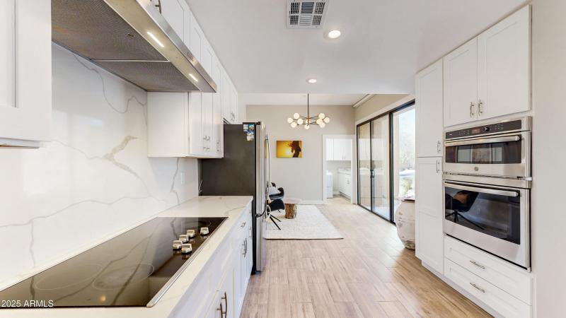 Kitchen w/Breakfast Room