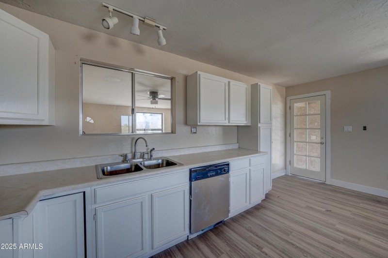 2627 W Buckskin Dr-10