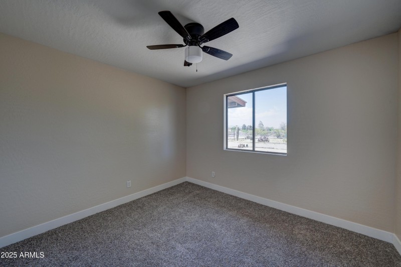2627 W Buckskin Dr-15
