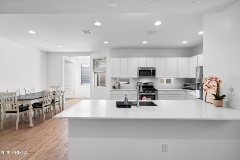 10-Kitchen & dining