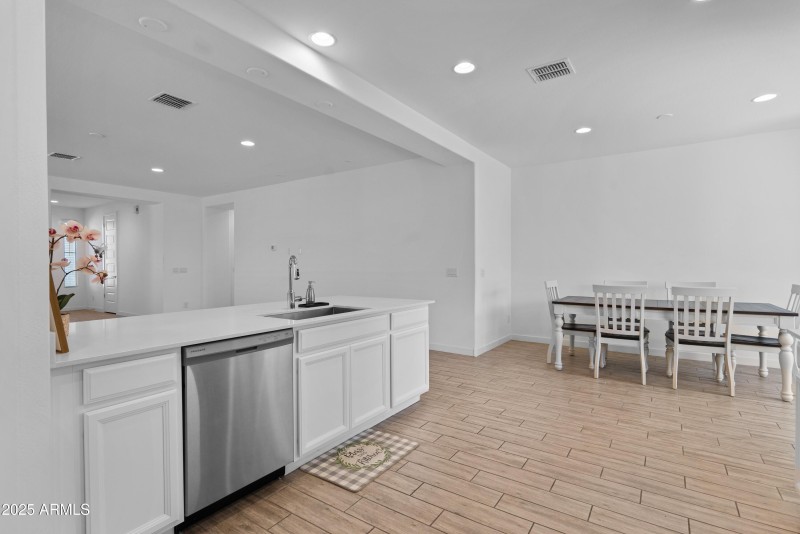 14-Kitchen