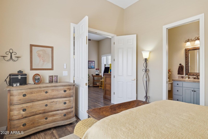 28-web-or-mls-41728-n-moss-springs-ct