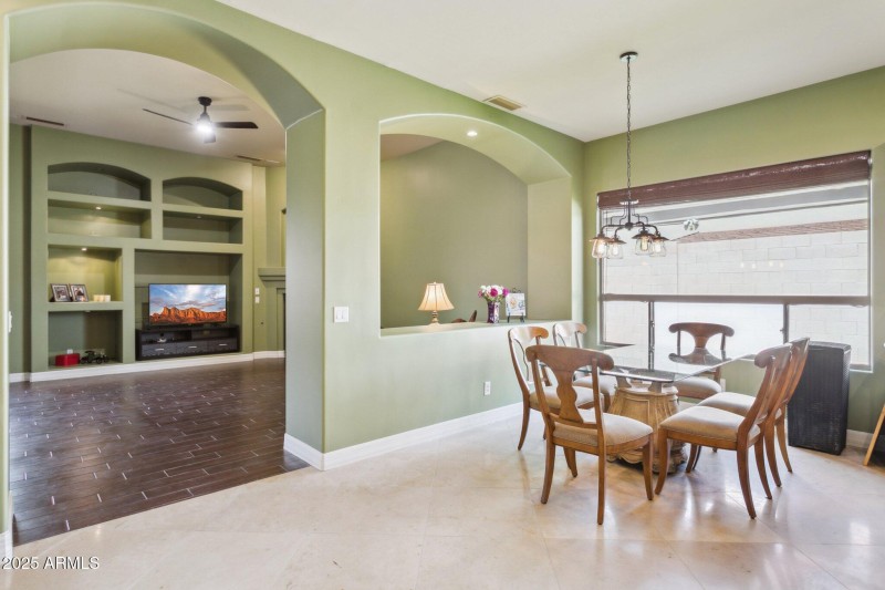 13-web-or-mls-6428-w-eugie-ave