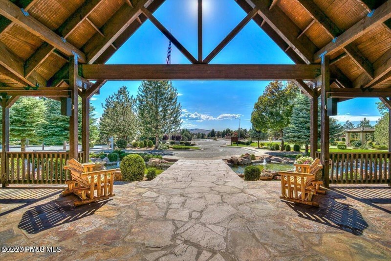 Pronghorn Ranch Club house porch