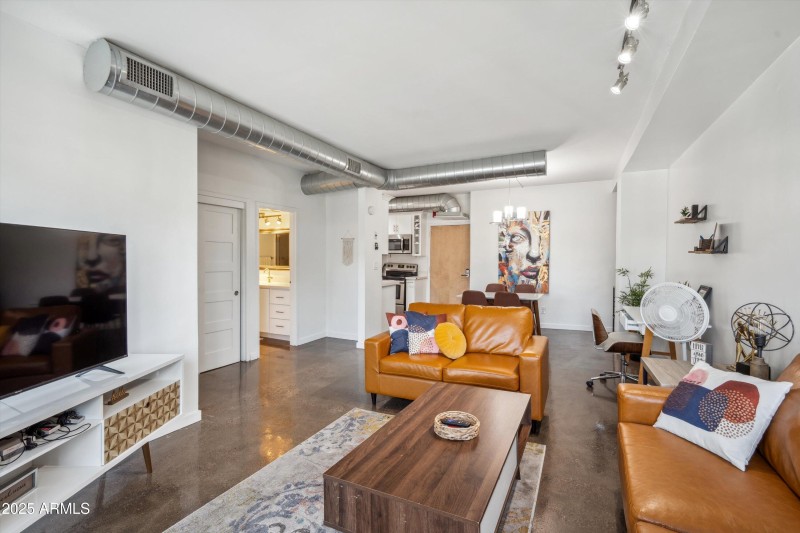 06-Living Area