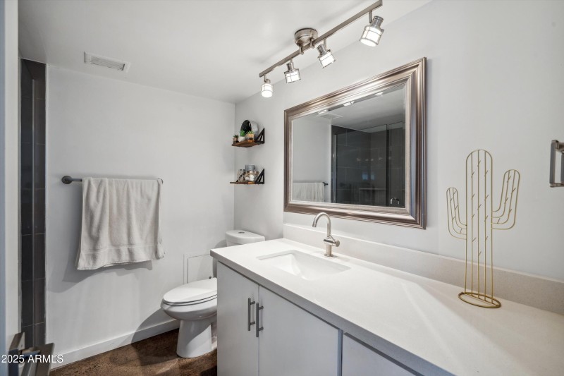 13-Bathroom
