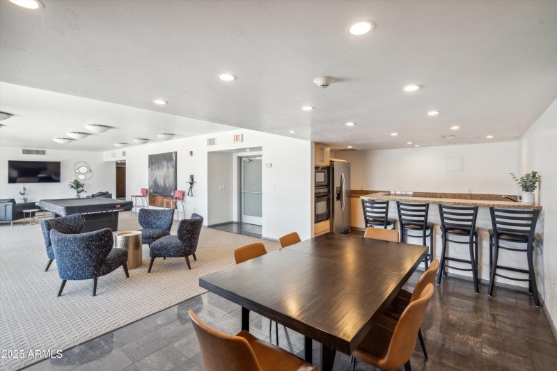 18-Community Lounge