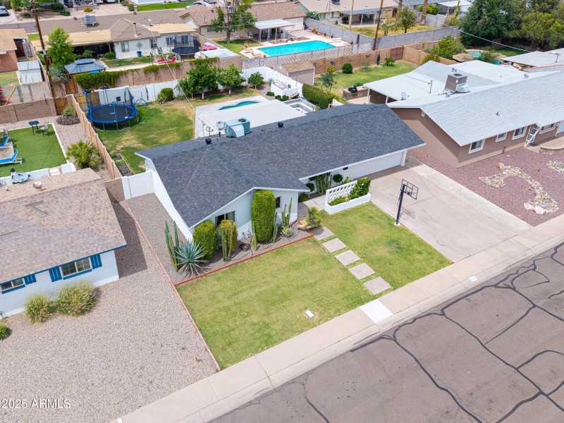 6608 E Lewis Ave-28