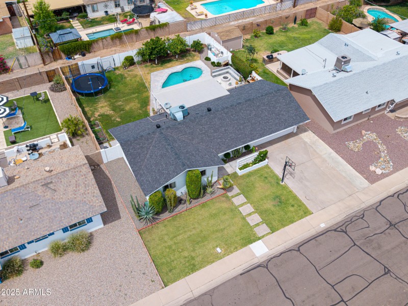 6608 E Lewis Ave-29