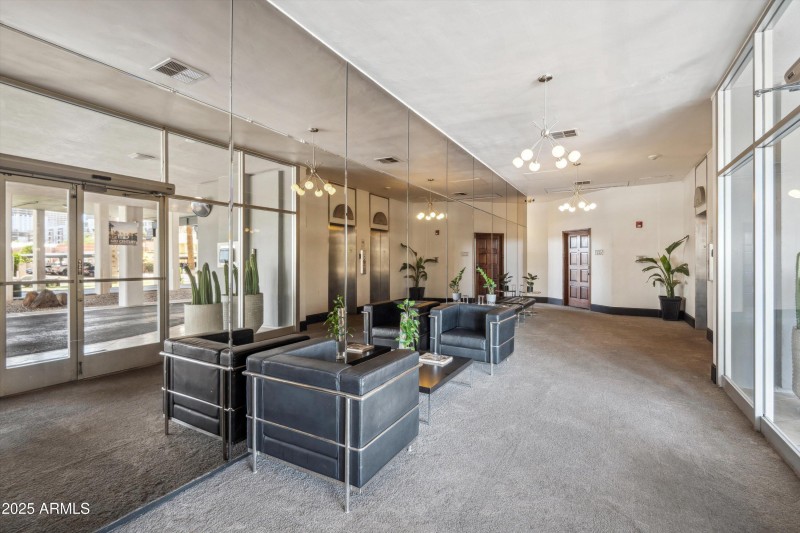 20-Lobby