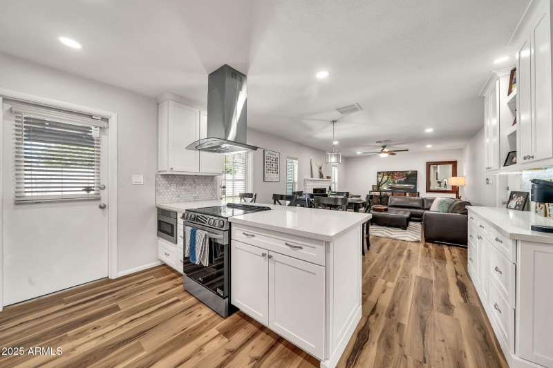 mls_12826 N 29th St-11