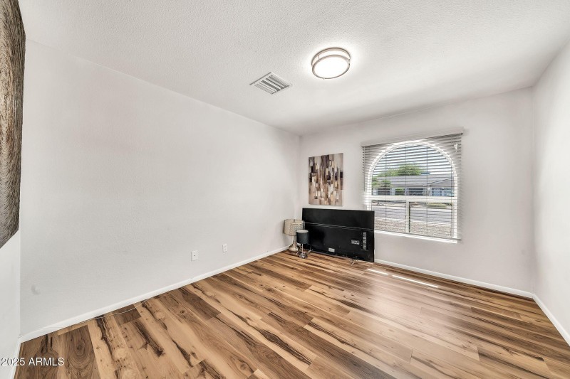 mls_12826 N 29th St-18